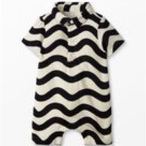 Hanna Andersson black white squiggles on ecru baby collared muslin romper 6-12mo